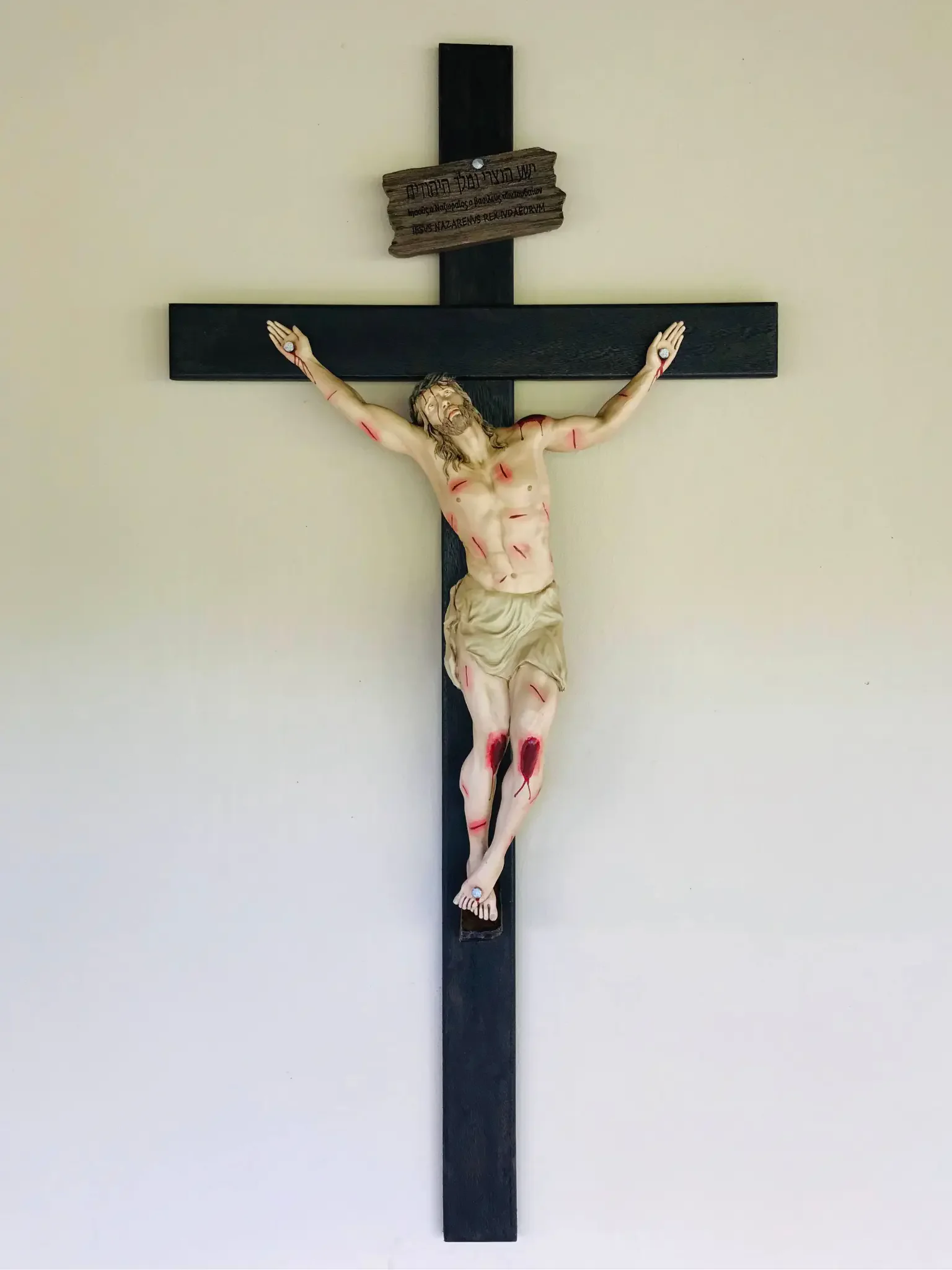 Crucifixo Realista